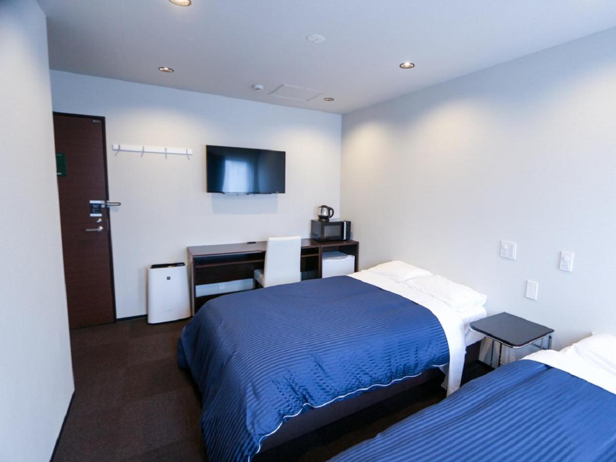 Hotel Livemax Yokohama Kannai Ekimae Экстерьер фото