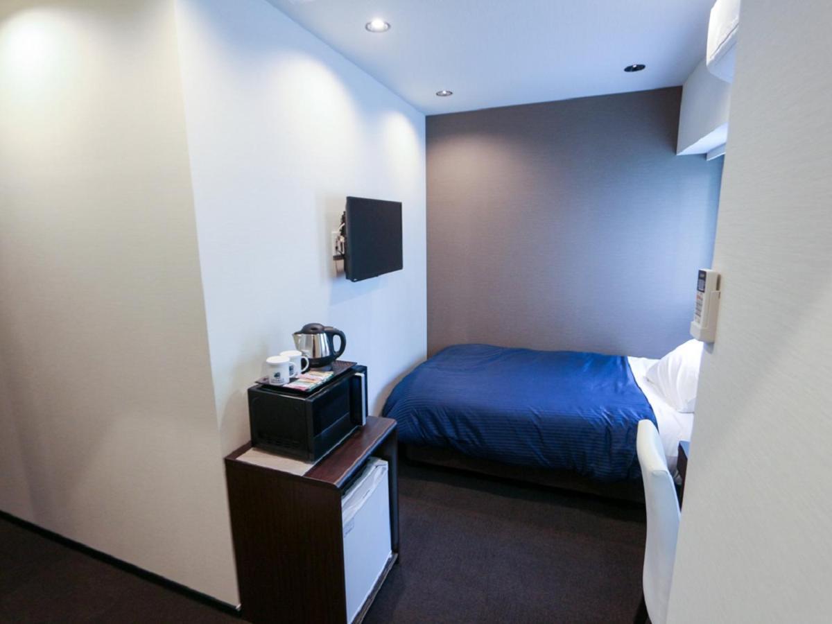 Hotel Livemax Yokohama Kannai Ekimae Экстерьер фото